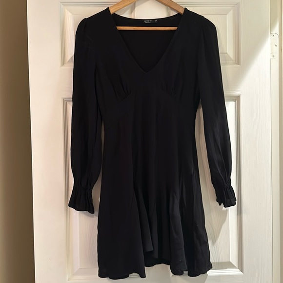 black long sleeve dress cotton on Cotton On scoop neck long sleeve ribbed bodycon dress in black